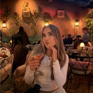 Meet your Posher, Javiera